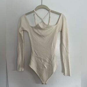 Criss-cross off-the-shoulder Bodysuit